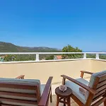 Semesterbostad Peacefull Getaway Island Hvar!