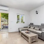 Semesterbostad Peacefull Getaway Island Hvar!