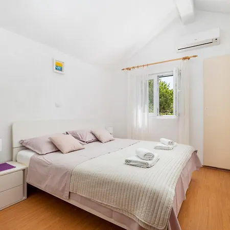 Feriehus Peacefull Getaway Island Hvar!