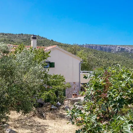 Peacefull Getaway Island Hvar! *