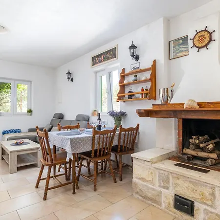 Peacefull Getaway Island Hvar! Vakantiehuis