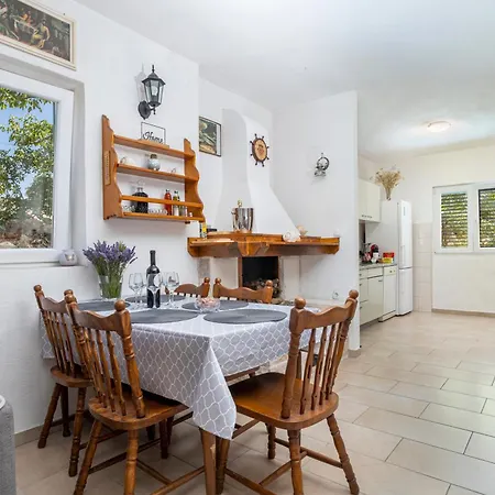 Peacefull Getaway Island Hvar!