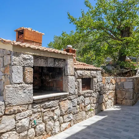 Peacefull Getaway Island Hvar! Дом отдыха